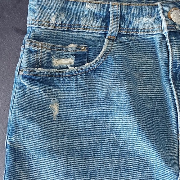 Zara Denim Skirt🛍 - Picture 3 of 10